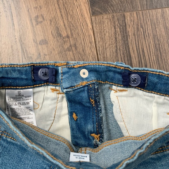 3T Denim Shorts with Lace Detail - Picture 6 of 7